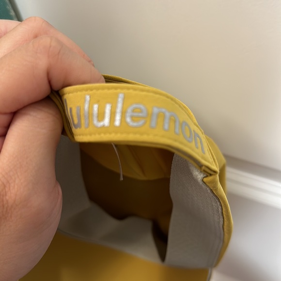Lululemon hat - Picture 3 of 3